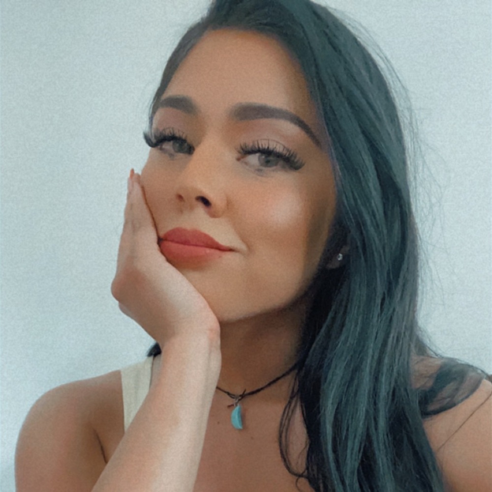 Meet your Posher, Destinee